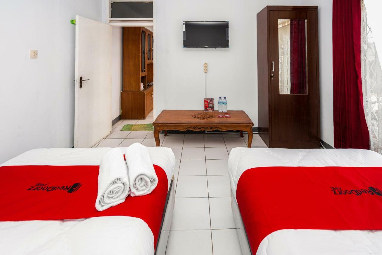 Reddoorz Syariah Near Rsud Cimacan Богор Экстерьер фото