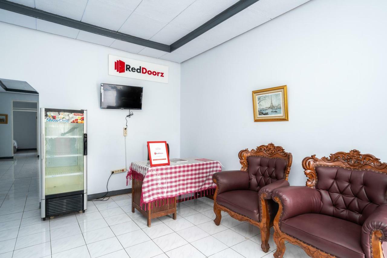 Reddoorz Syariah Near Rsud Cimacan Богор Экстерьер фото